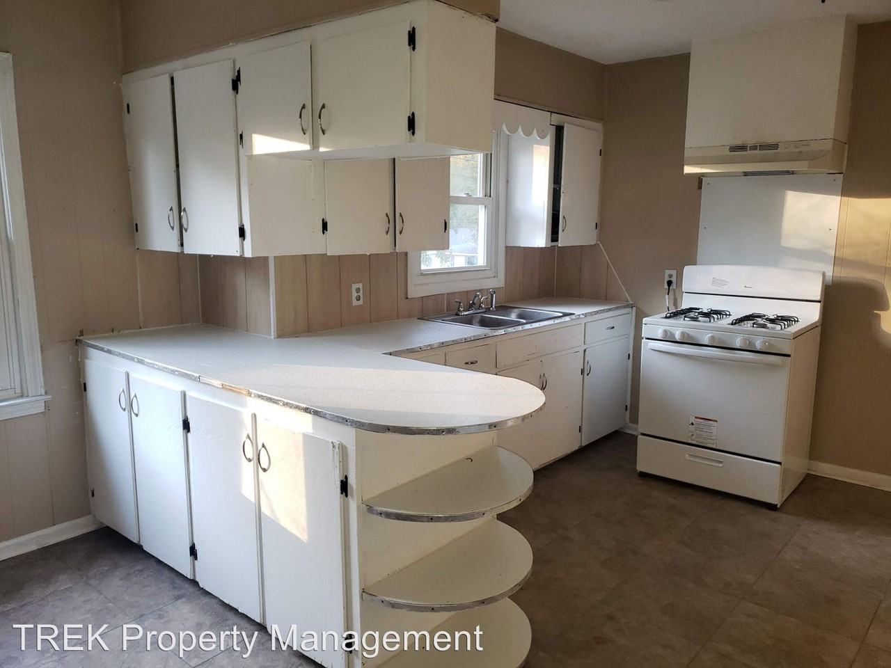 324 N. High - Photo 3 of 8