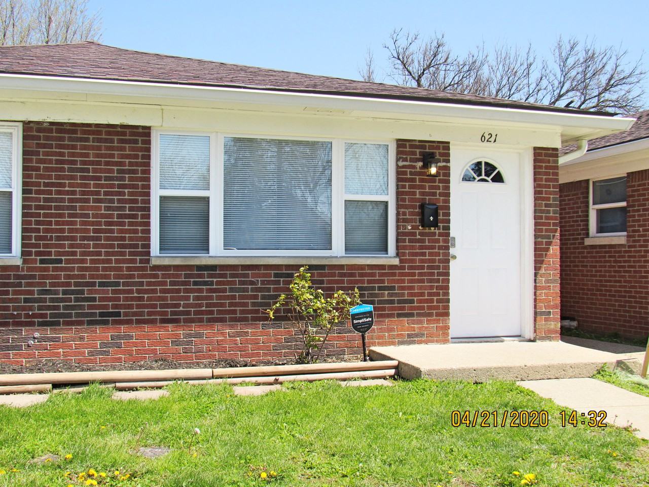 621 N Oxford St - Photo 2 of 11