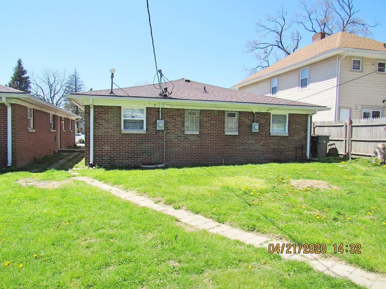 621 N Oxford St - Photo 3 of 11