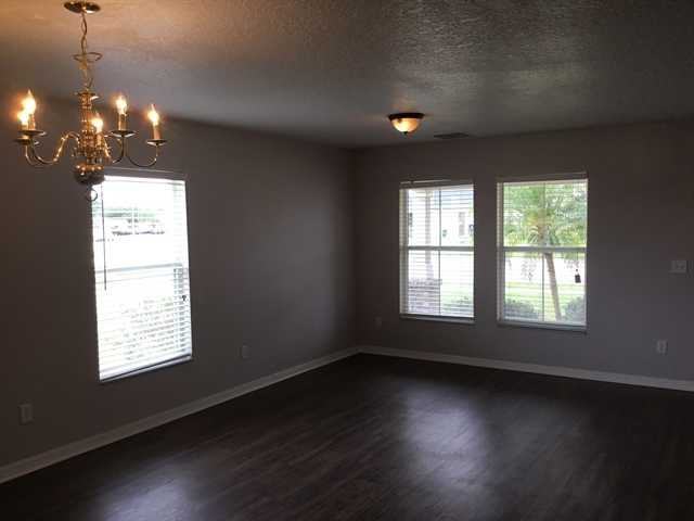 7460 Country Run Parkway - Photo 3 of 19