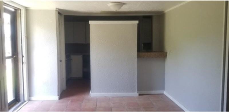 402 Nw Rogers Lane #C - Photo 3 of 16