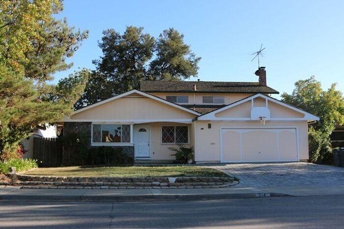 514 Inverness Way - Photo 2 of 34