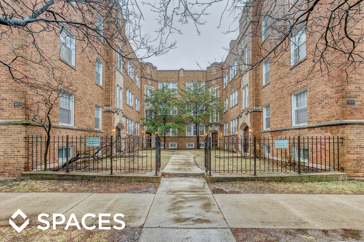 1825 West Foster - Photo 2 of 4