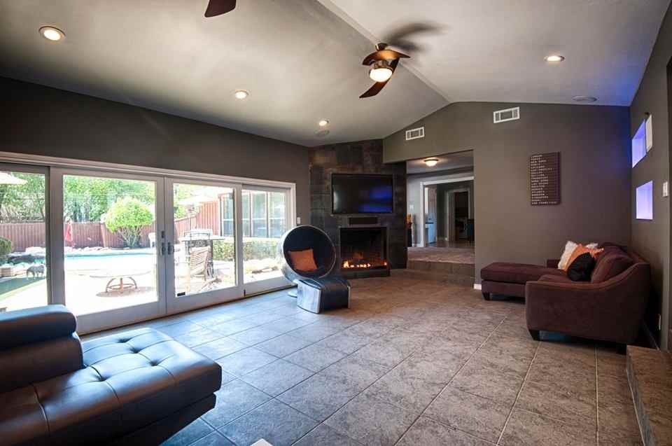 13436 Forestway Dr - Photo 2 of 15