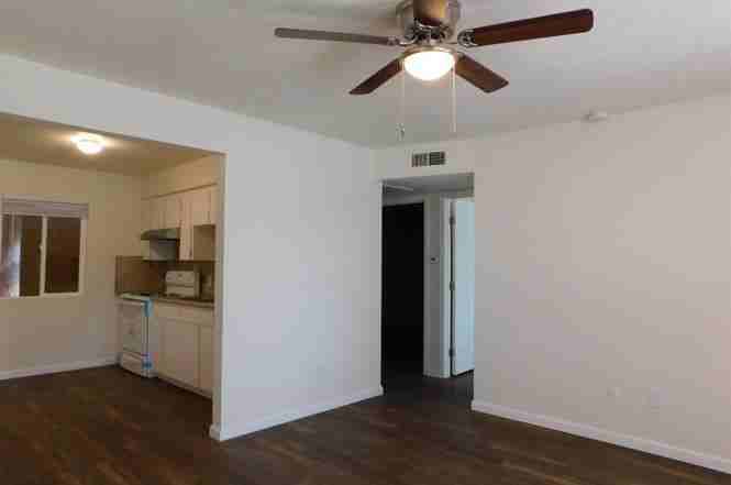 31 East Saginaw Way #102 - Photo 3 of 7