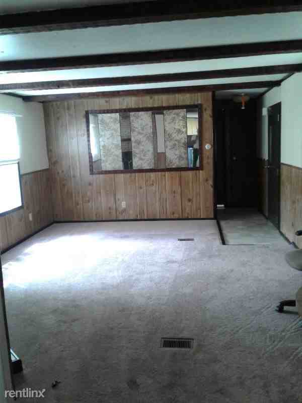 606 Lynette St. - Photo 3 of 8