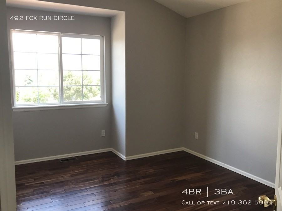 492 Fox Run Circle - Photo 3 of 17