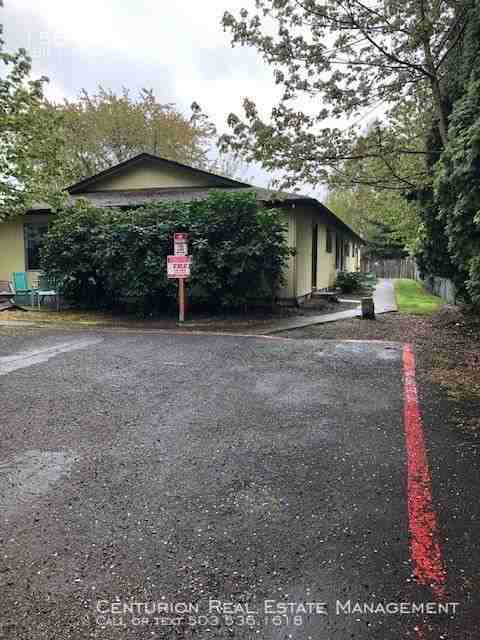 156 Manbrin Dr Ne - Photo 2 of 10