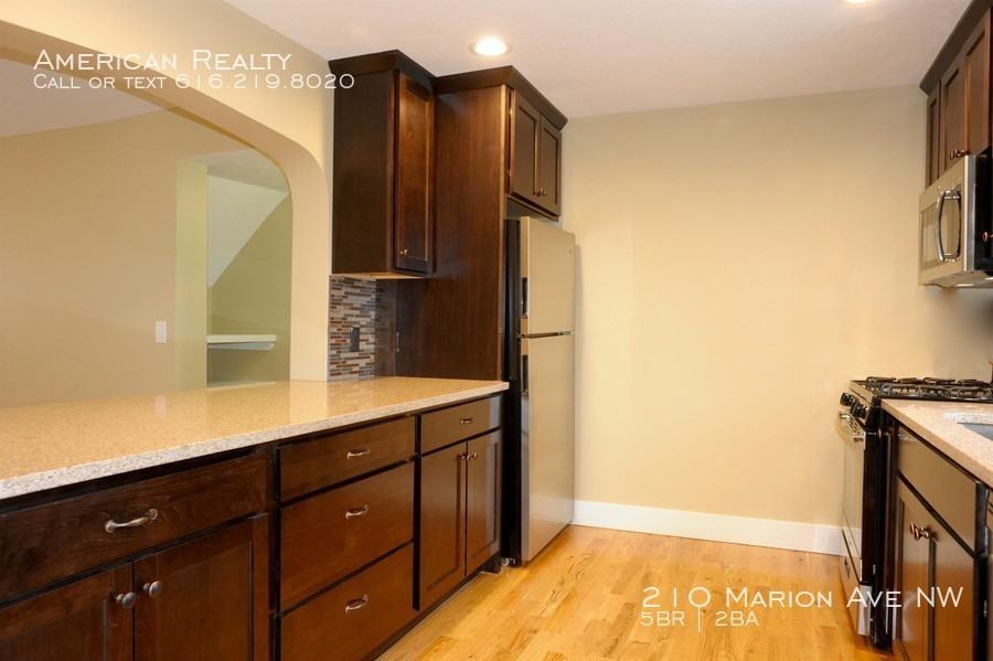 210 Marion Ave Nw - Photo 2 of 18
