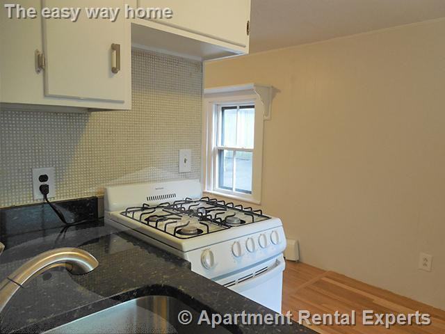 10 Smith Ave #1R - Photo 3 of 7