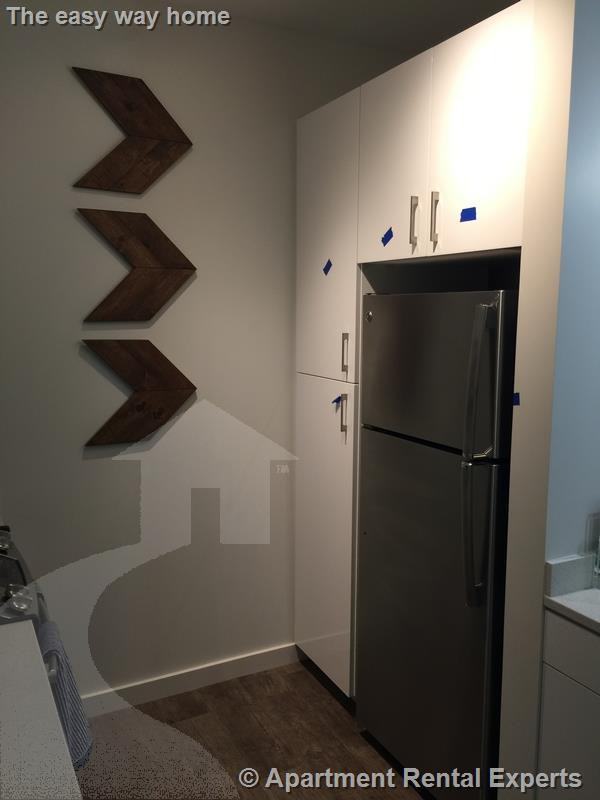 240 Sidney St - Photo 5 of 18