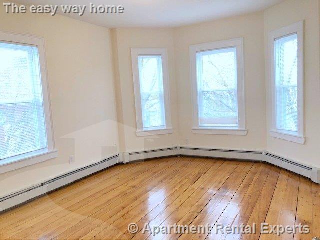 385 Columbia St #3 - Photo 2 of 16