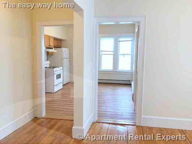 385 Columbia St #3 - Photo 3 of 16