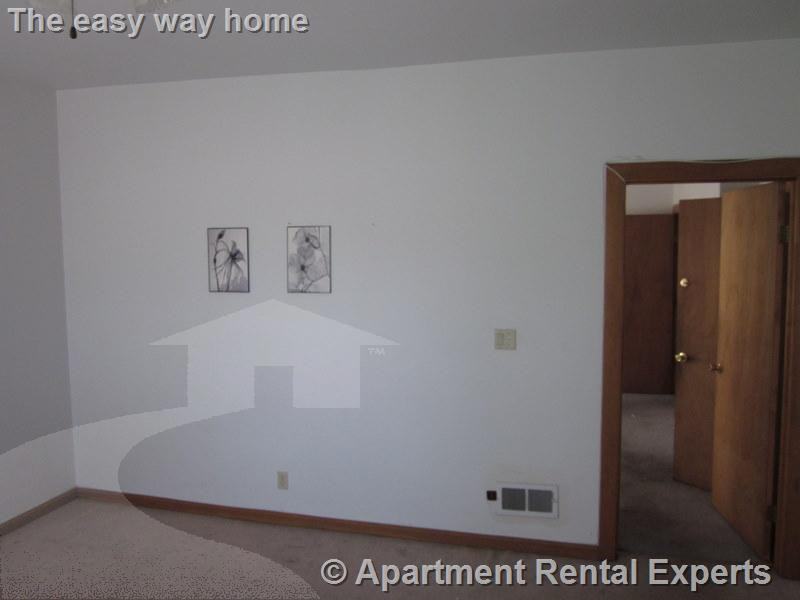 379 Columbia St 3 - Photo 3 of 5