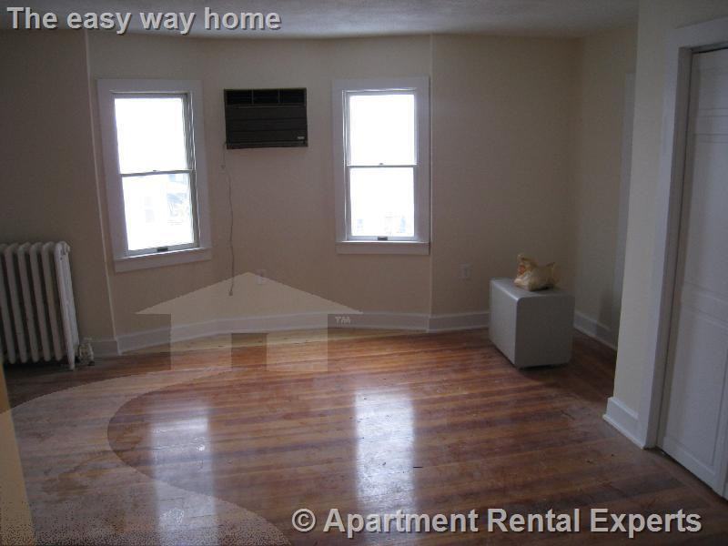 10 Evergreen Ave #3 - Photo 4 of 5
