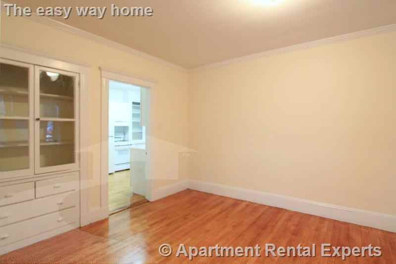 14 Centre St #B - Photo 3 of 21