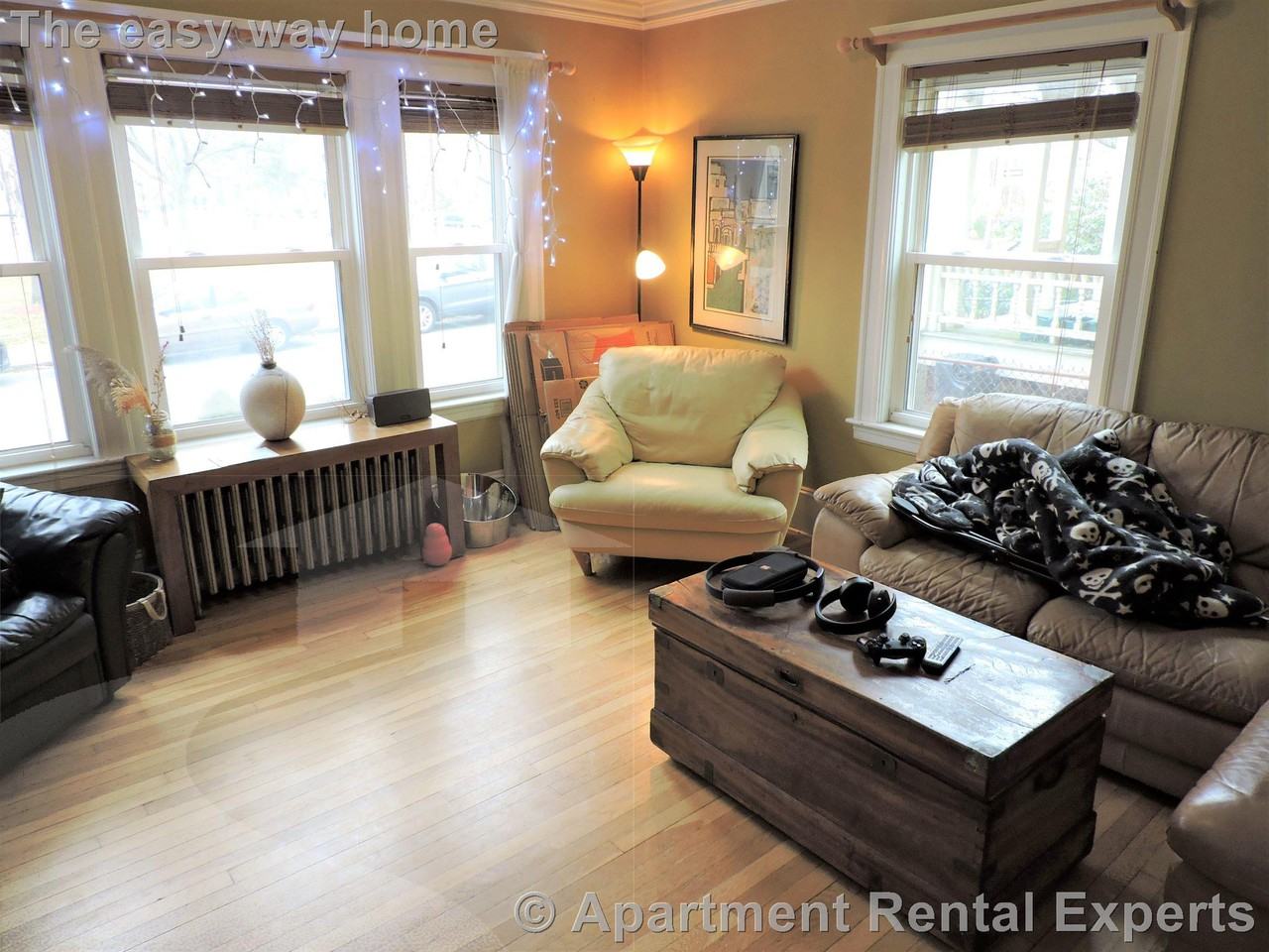 86 Henry St #1 - Photo 3 of 16