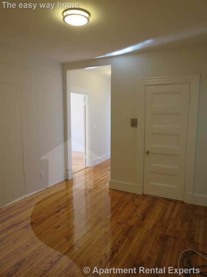 1800 Massachusetts Ave #32 - Photo 5 of 17