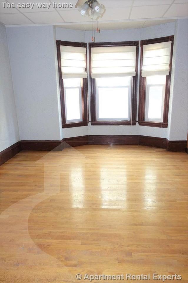 357 Highland Ave #1R - Photo 4 of 19