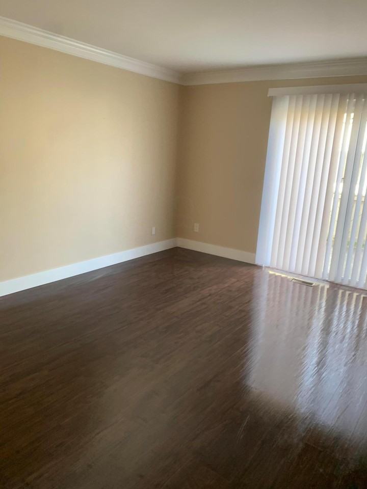 2599 Olde Hill Court N - Photo 3 of 17