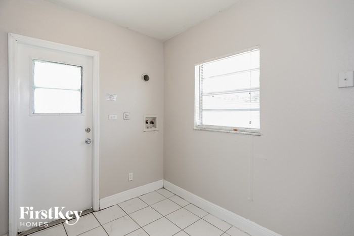 2530 Northwest 159th Street - Photo 3 of 16