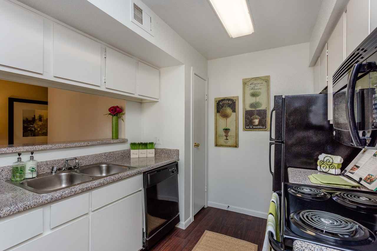 Woods on the Fairway - Photo 2 of 21