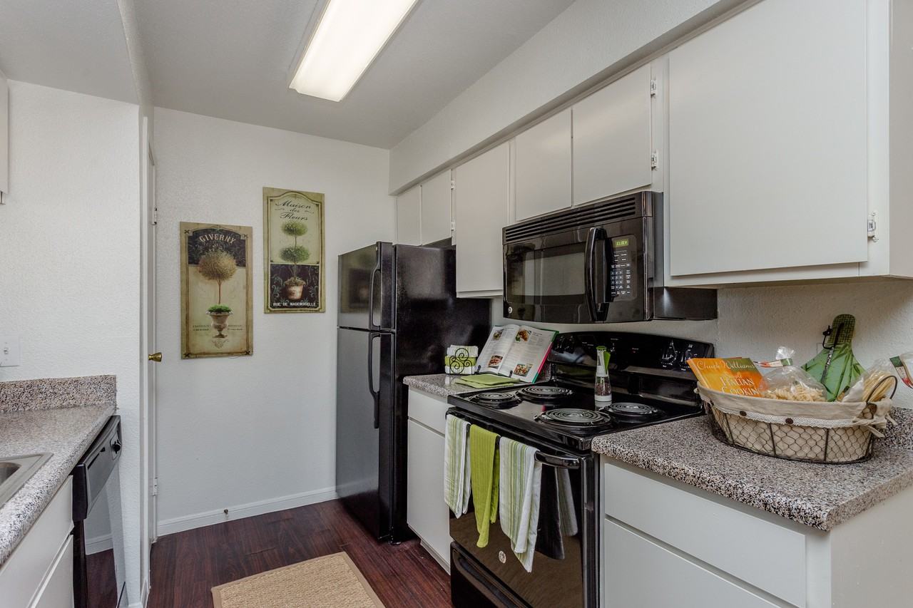 Woods on the Fairway - Photo 3 of 21