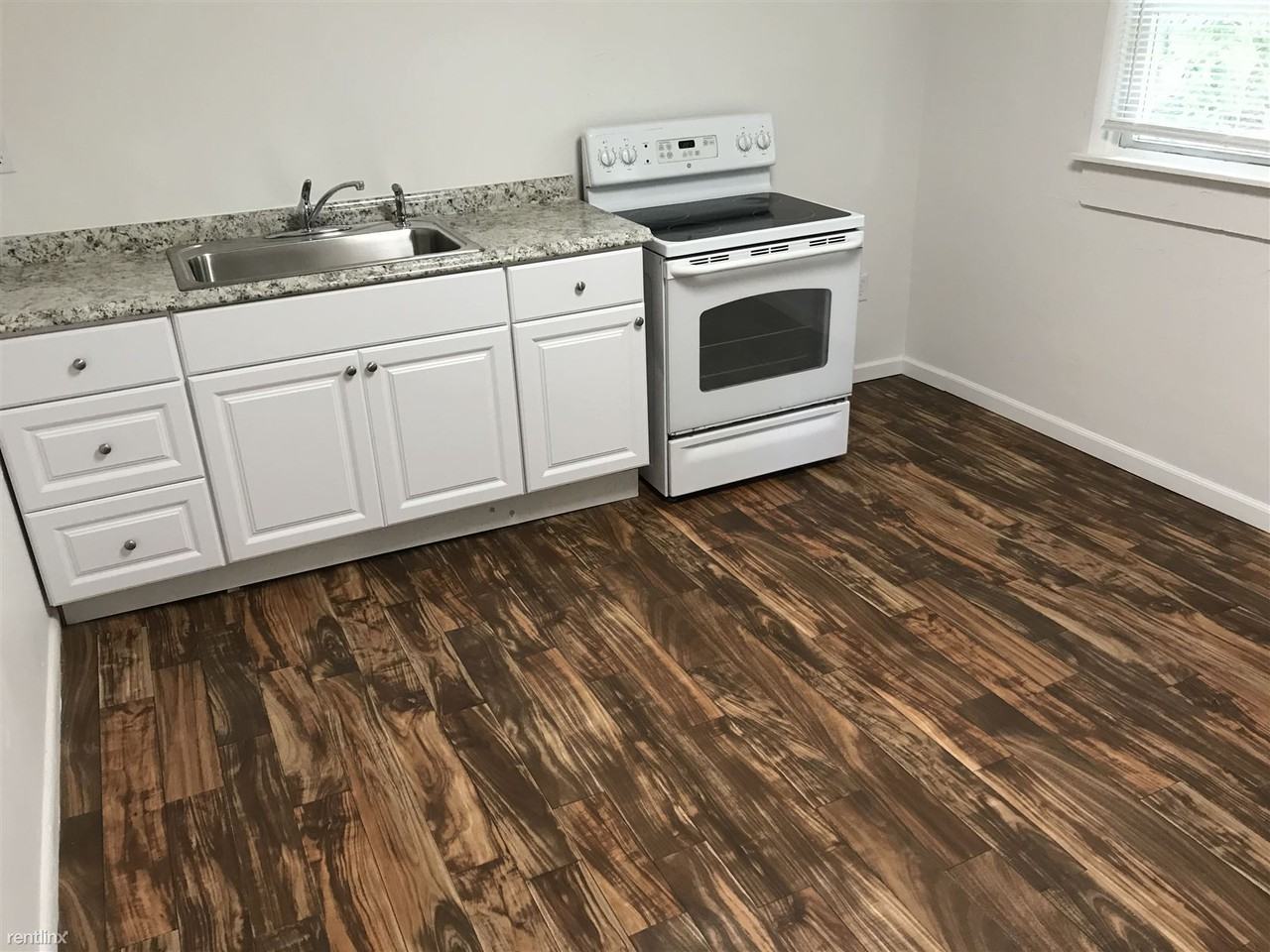 331 North Snead Street - Photo 3 of 8