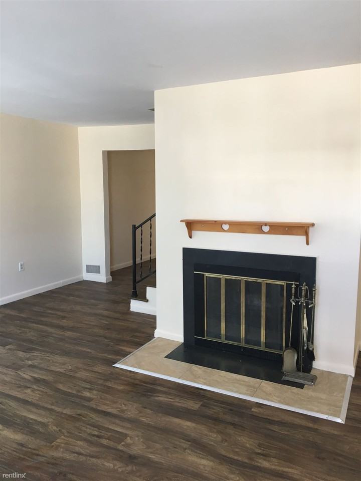 2376 S 10th Street - Photo 3 of 25