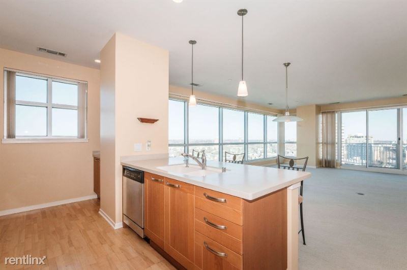 1522 N Prospect Ave 1403 - Photo 3 of 16