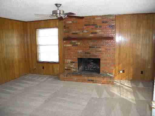 7043 Crosstimbers Ln - Photo 2 of 17