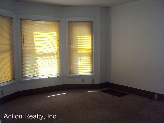 702 3rd Ave North - Photo 3 of 10