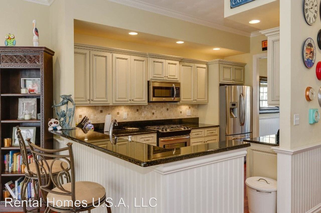 4645 Pleasant Ave - Photo 3 of 43