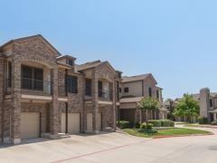 2305 S Custer Rd - Photo 2 of 8