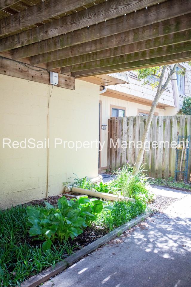 1644 Malibu Pl - Photo 2 of 20