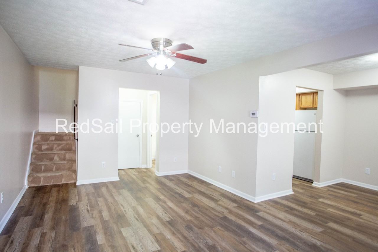 1644 Malibu Pl - Photo 3 of 20