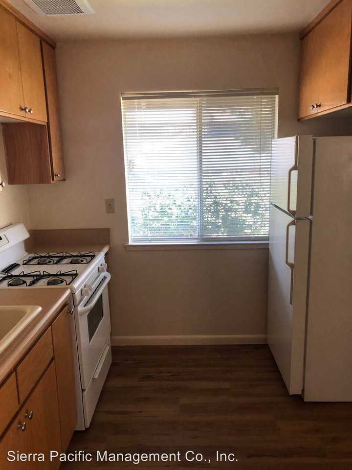 1975 Walnut St - Photo 3 of 10