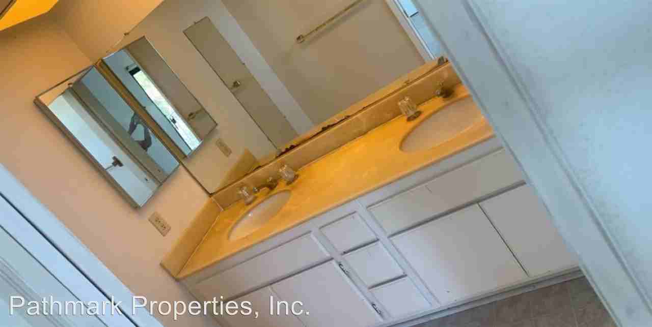 2931 Butler - Photo 2 of 21