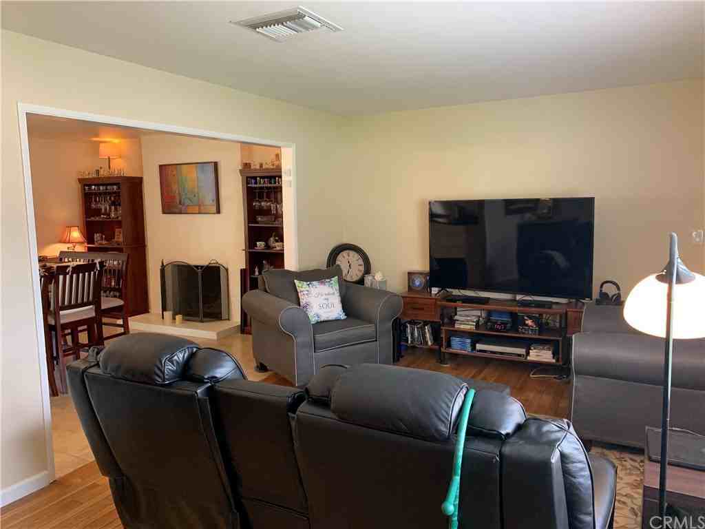 1558 Cameo Drive - Photo 2 of 37