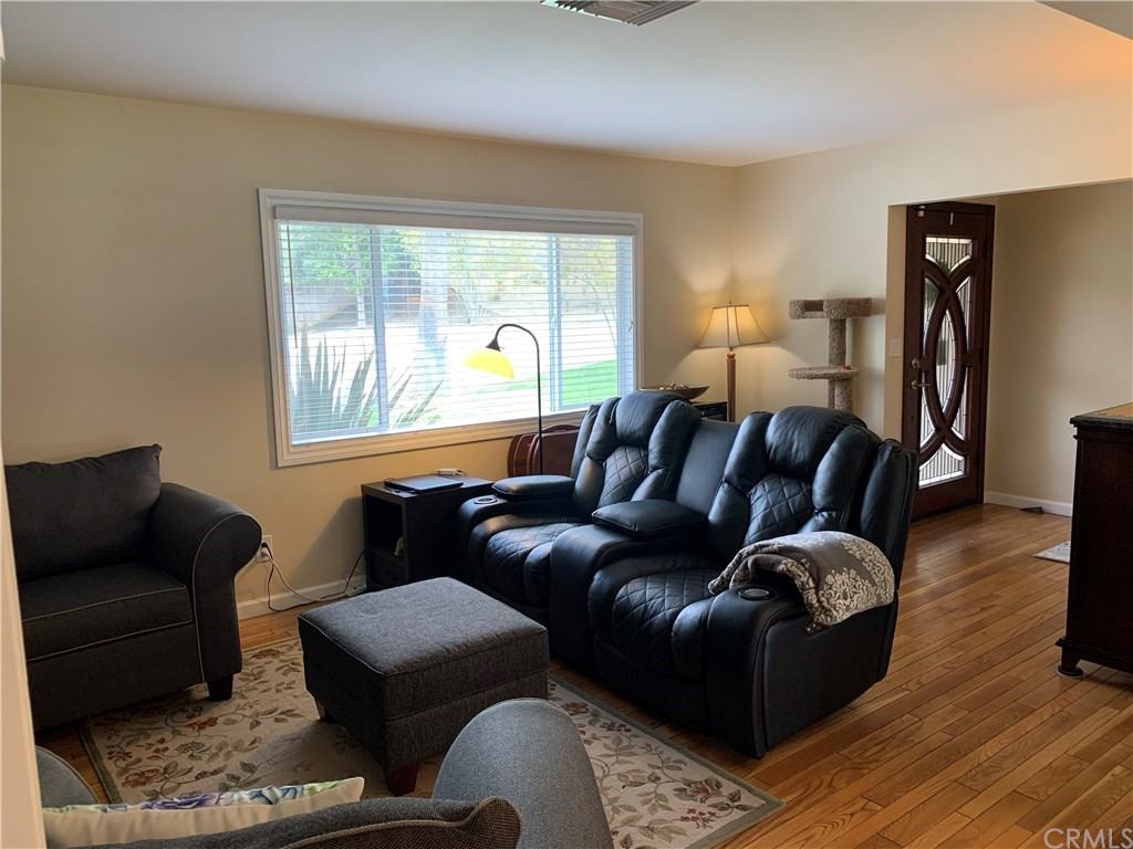 1558 Cameo Drive - Photo 3 of 37
