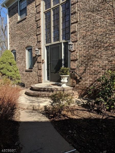 10 Casper Ct - Photo 2 of 24