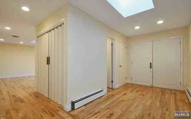 8 Deborah Court - Photo 2 of 20