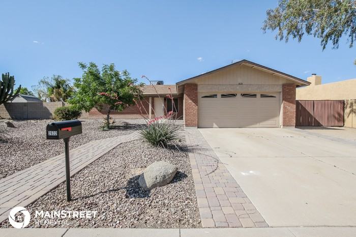 2632 East Hillery Drive - Photo 3 of 16