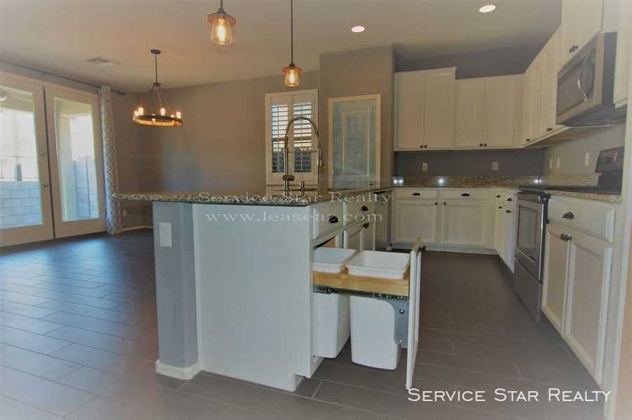 1289 N 166th Ave - Photo 2 of 18