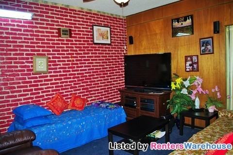 423 Charles Ave - Photo 2 of 10