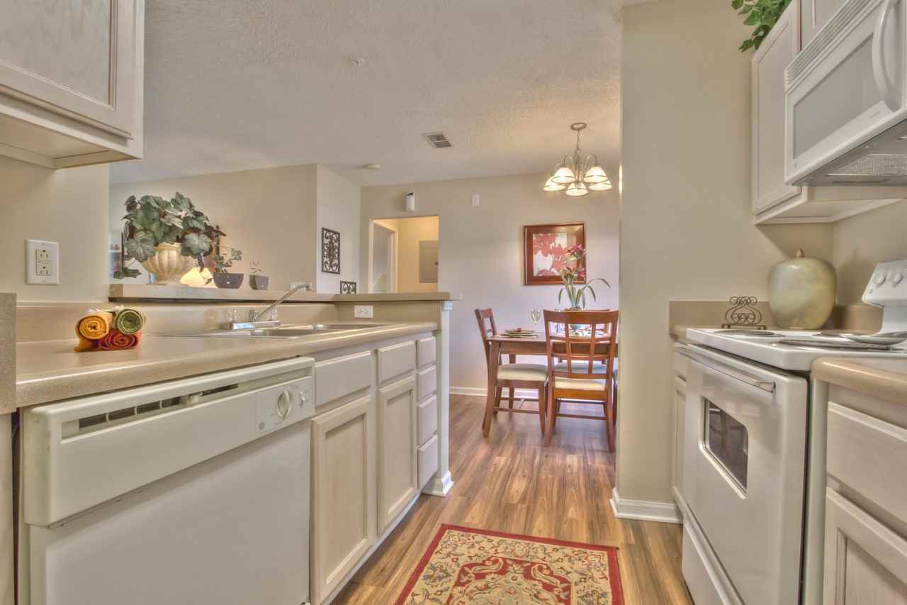 Arbors On Reservoir - Photo 4 of 23