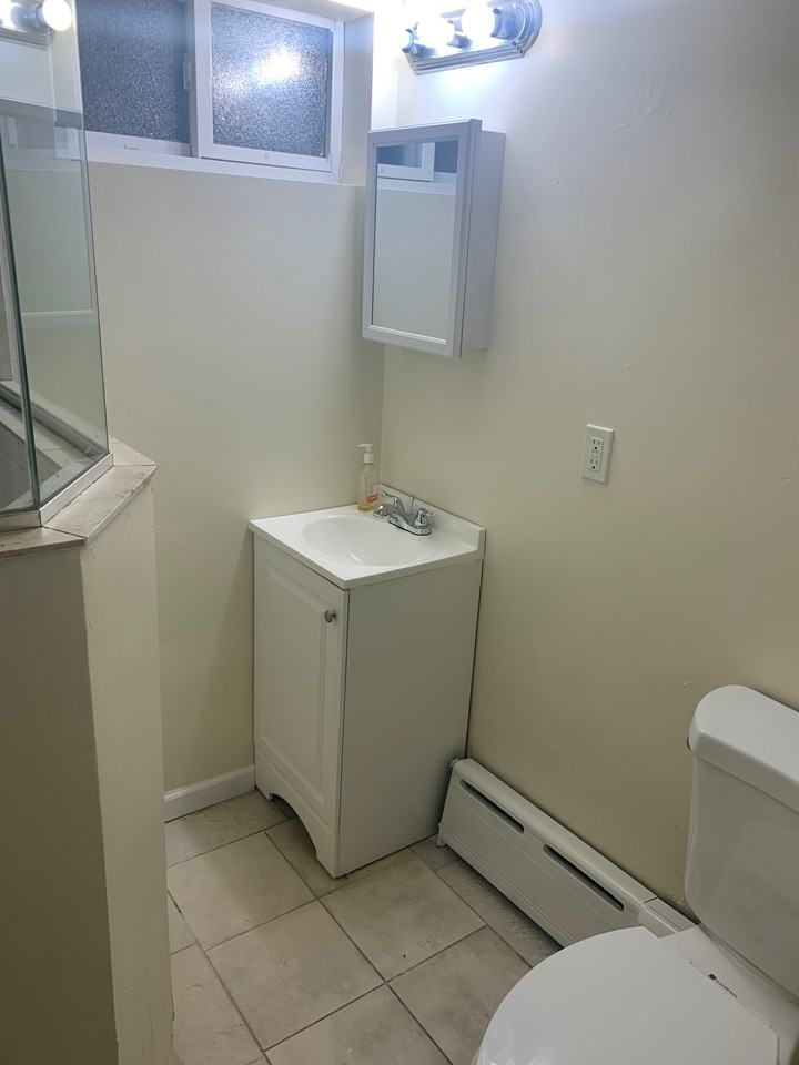 658 Burke Avenue - Photo 2 of 5