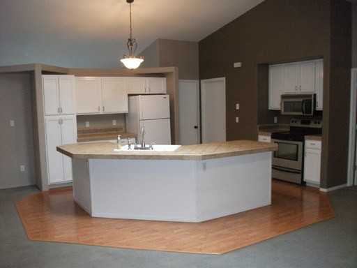11603 NE 15th St - Photo 3 of 9