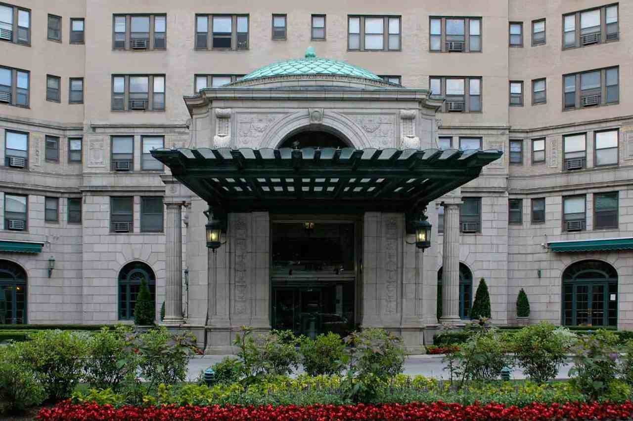 Windermere House - Photo 2 of 50