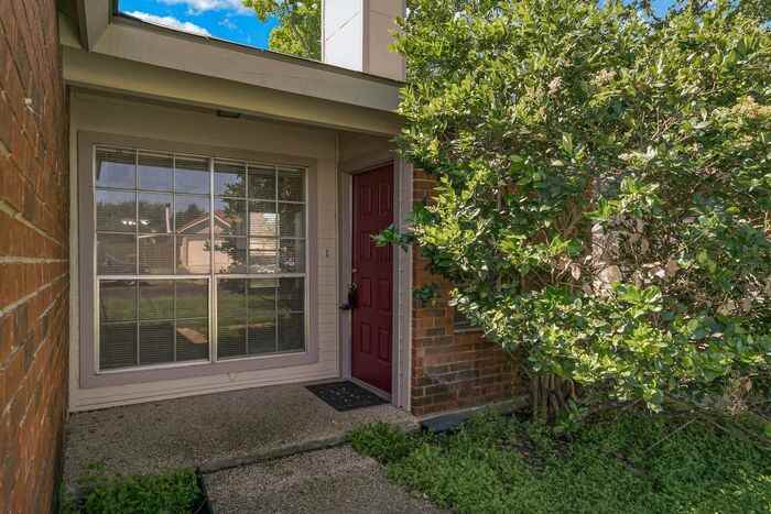 7020 Elmbank - Photo 2 of 9